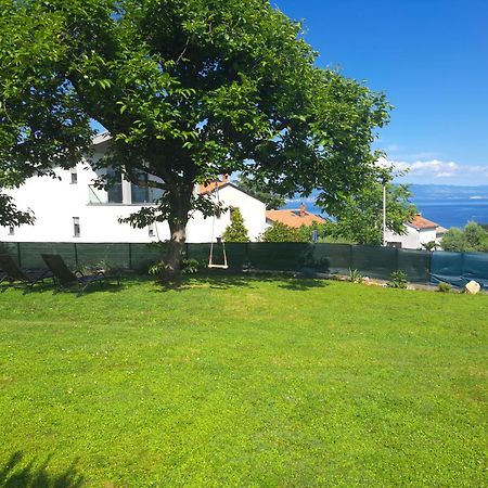 Apartment Peruc With Big Terrace And Beautiful Garden Ičići Exterior foto