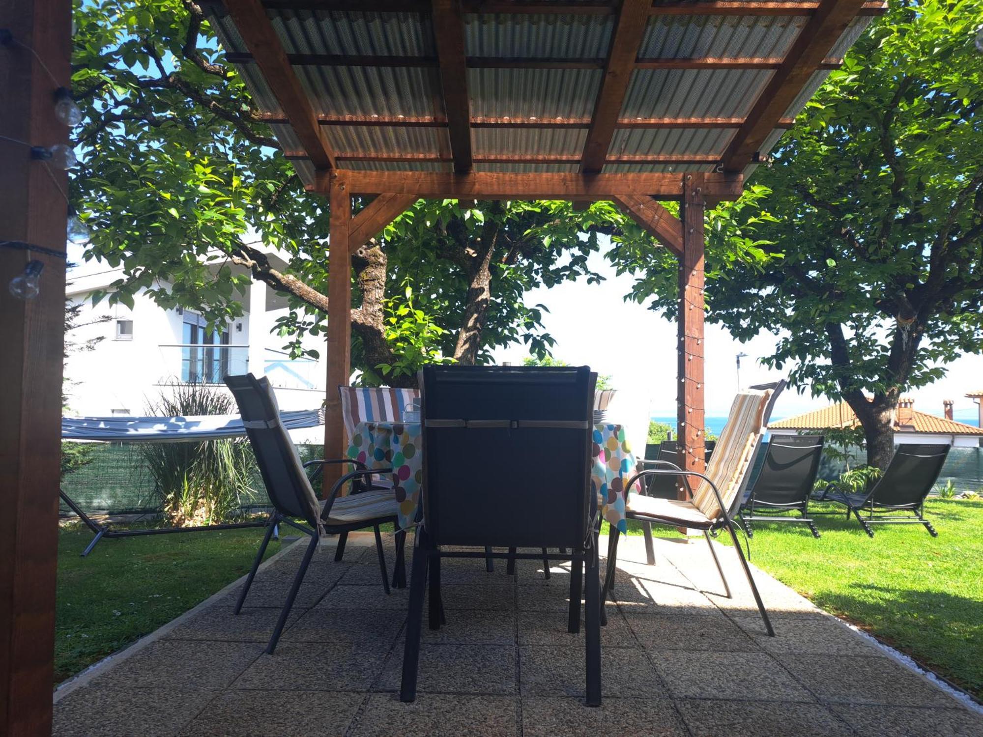 Apartment Peruc With Big Terrace And Beautiful Garden Ičići Exterior foto